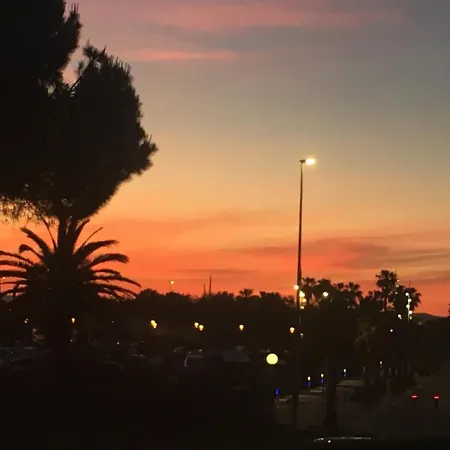 Au Coeur Du Village Naturiste דירה