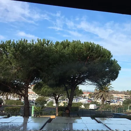 Au Coeur Du Village Naturiste