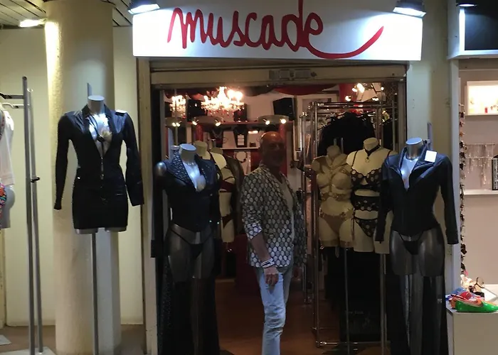 Au Coeur Du Village Naturiste * Agde