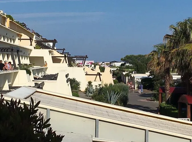 Au Coeur Du Village Naturiste * Agde