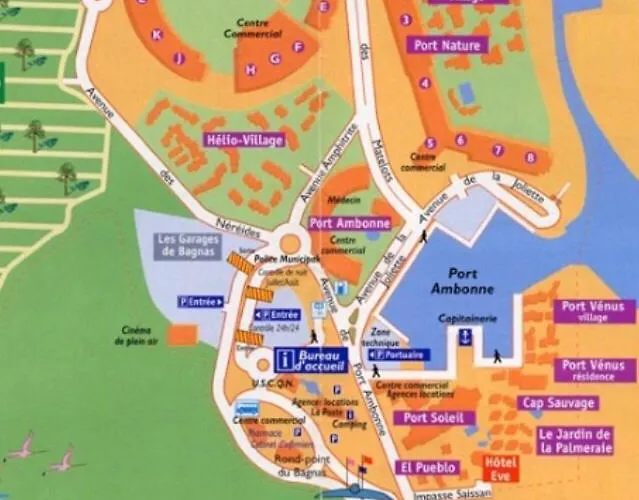 Au Coeur Du Village Naturiste *